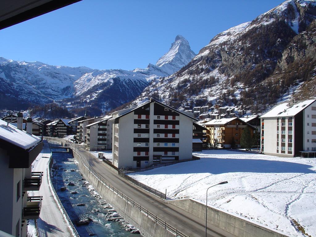 Haus Pirata Daire Zermatt Oda fotoğraf